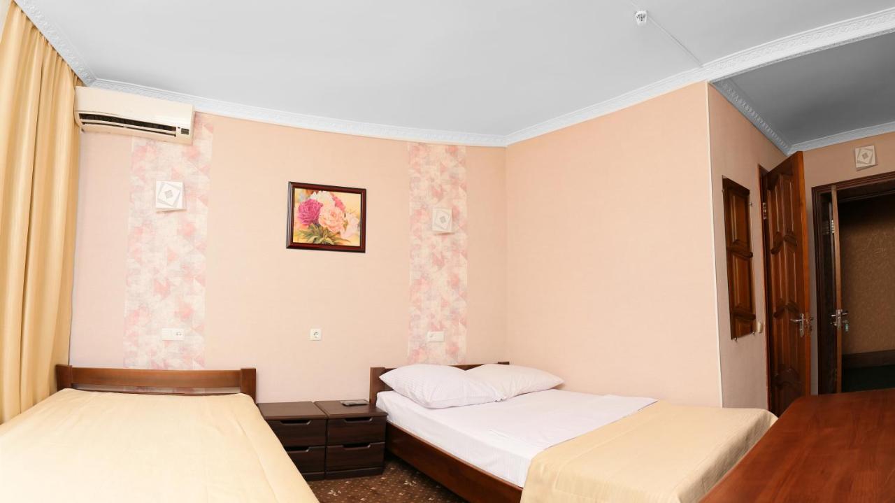 Green City Hotel Nikolayev Εξωτερικό φωτογραφία